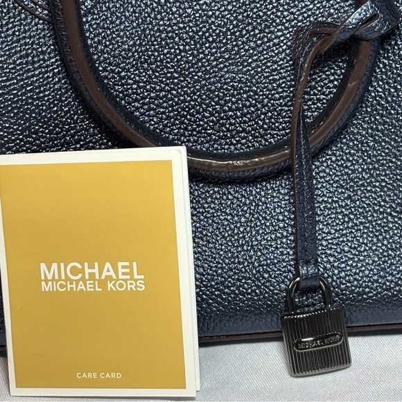 🔥 SALE! Michael Kors Adele Midnight Crossbody Bag with Adjustable Strap - Picture 13 of 16